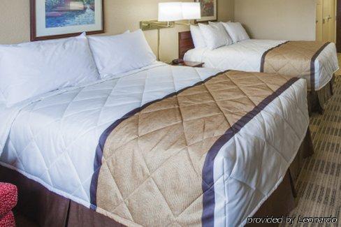 Extended America Select - - I-64 - Jefferson Avenue 2*