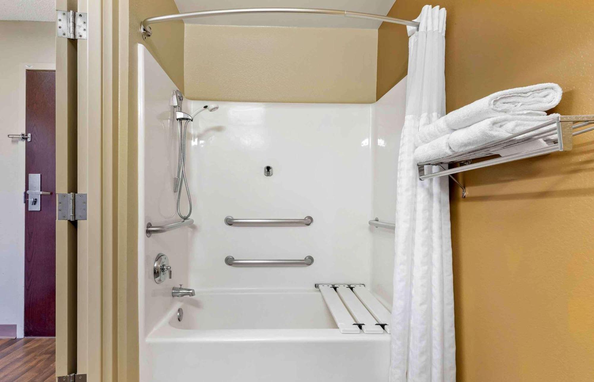 Hotel Extended America Select - - I-64 - Jefferson Avenue Newport News