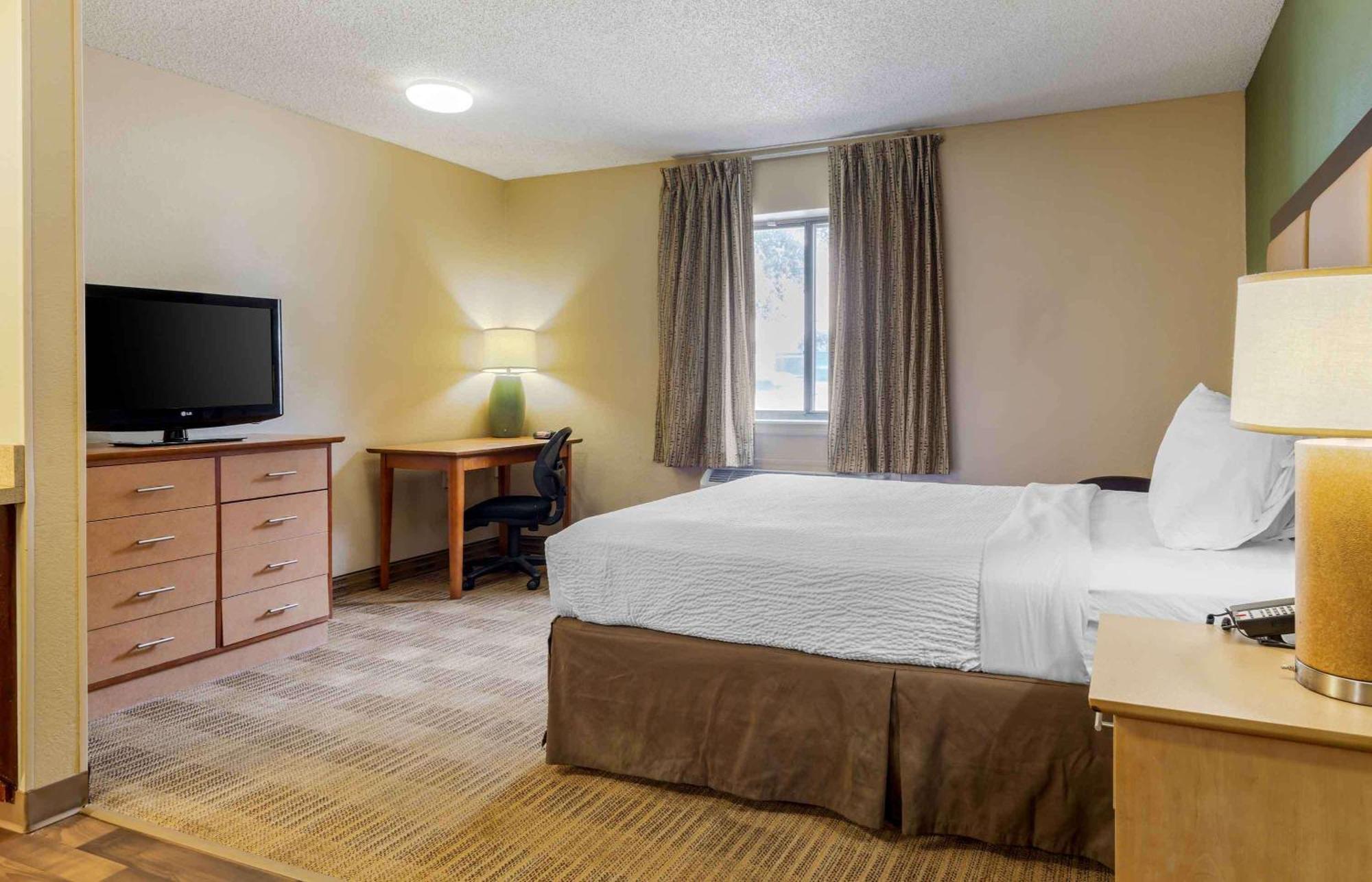 Extended America Select - - I-64 - Jefferson Avenue 2* Newport News