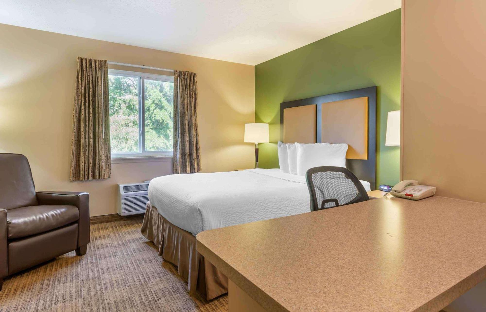 Extended America Select - - I-64 - Jefferson Avenue
