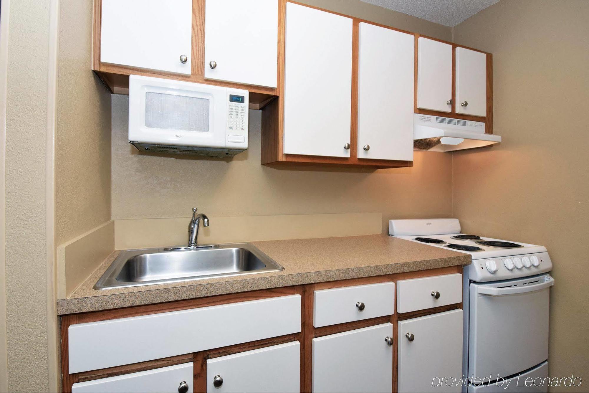 Extended America Select - - I-64 - Jefferson Avenue 2*